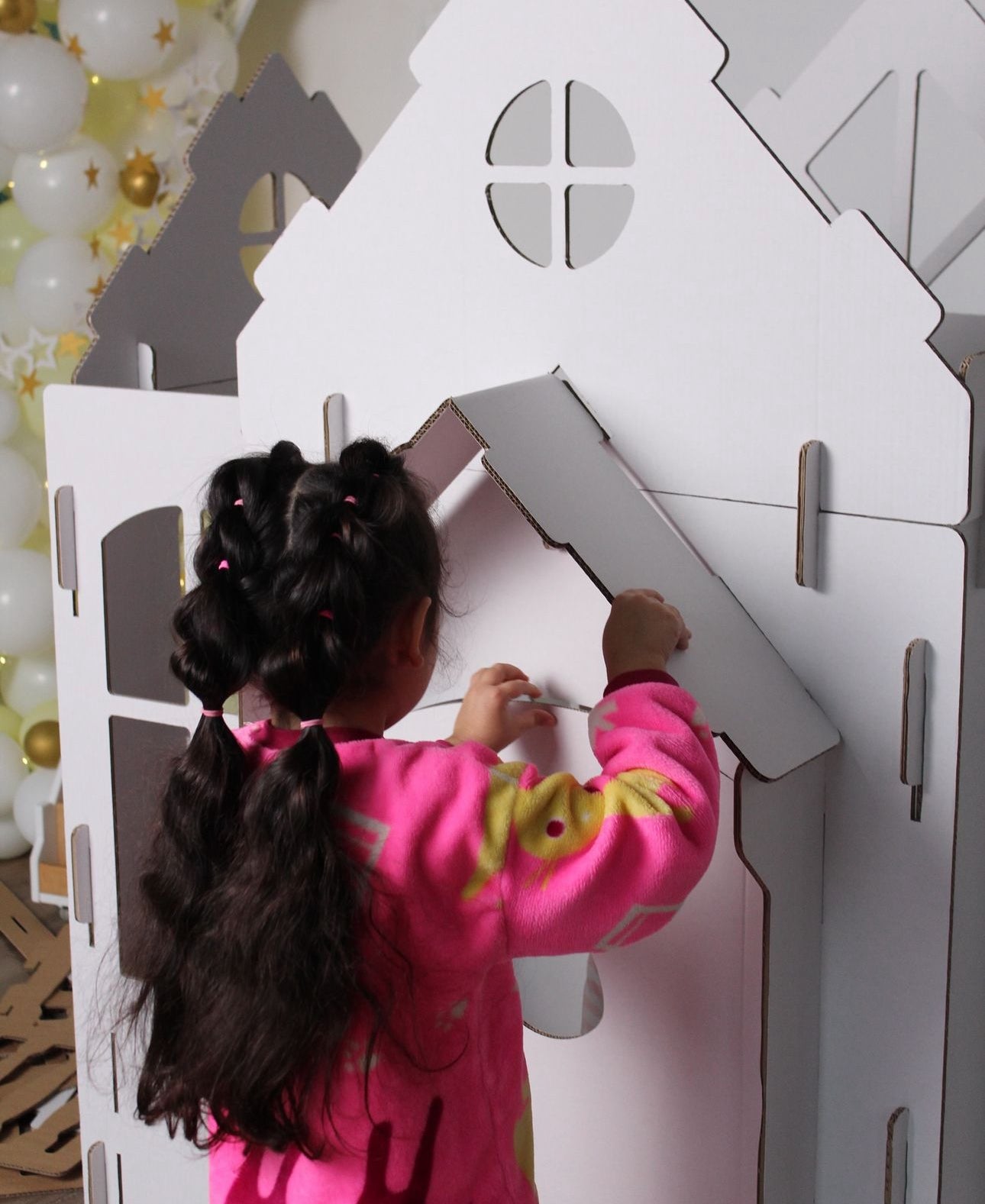 Kids Spacious Cardboard Playhouse